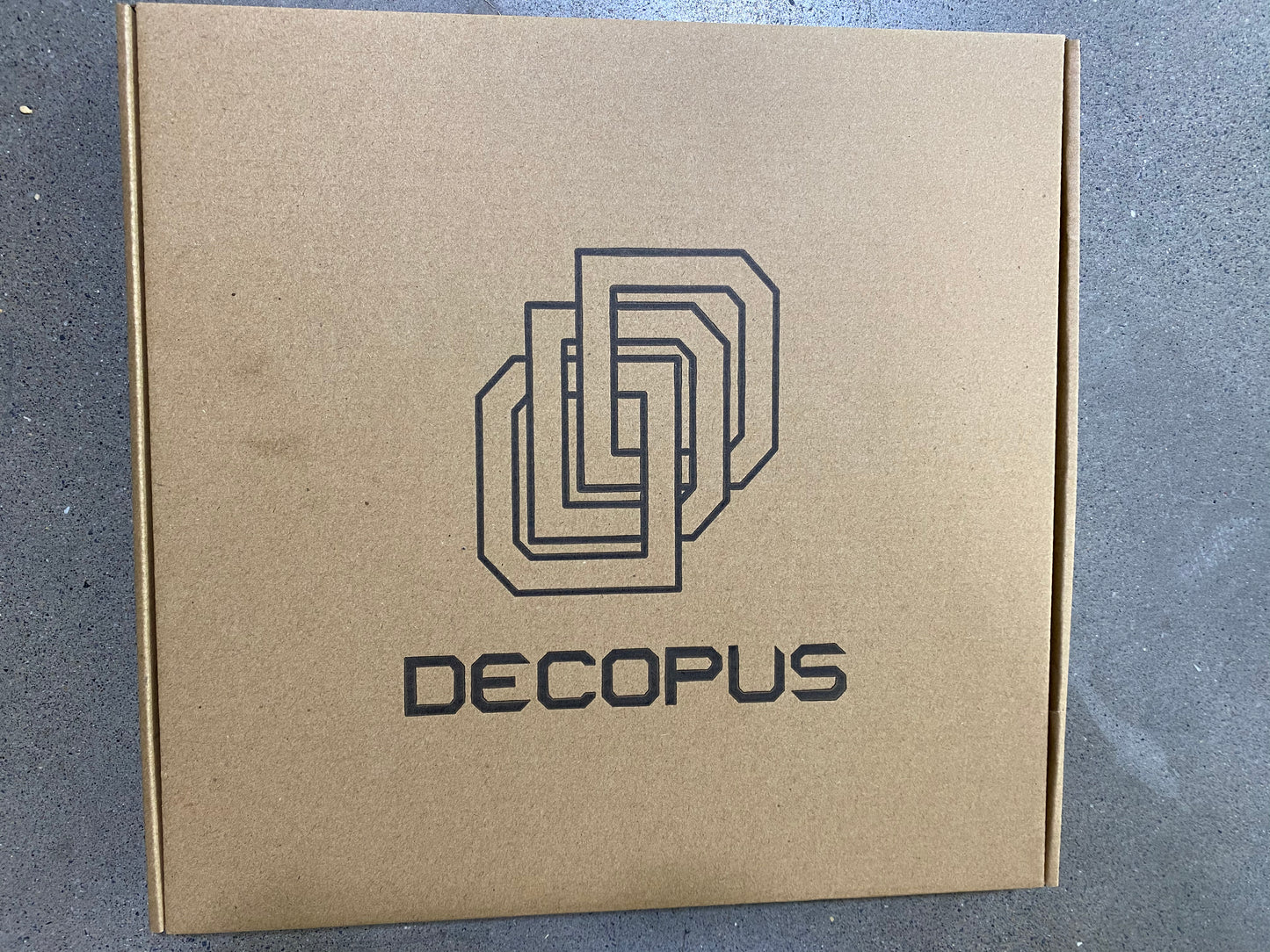 Decopus Metal Tile Peel and Stick Backsplash (AC Square Slate Rustic with Gold-5pc)